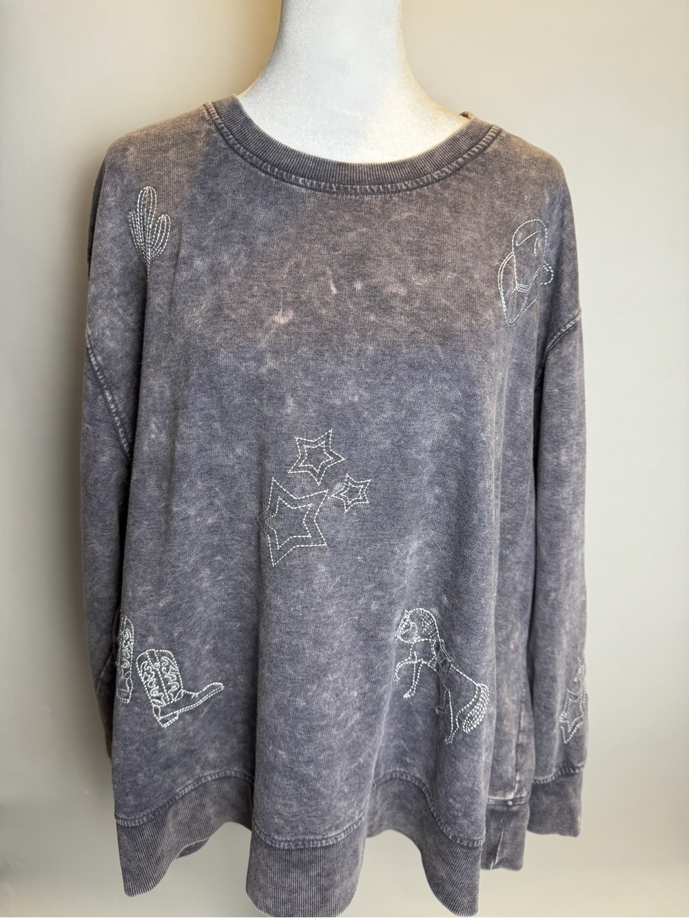 Jane & Delancey Gray Mineral Wash Sweatshirt with Embroidered Western Motifs - Picture 2 of 14
